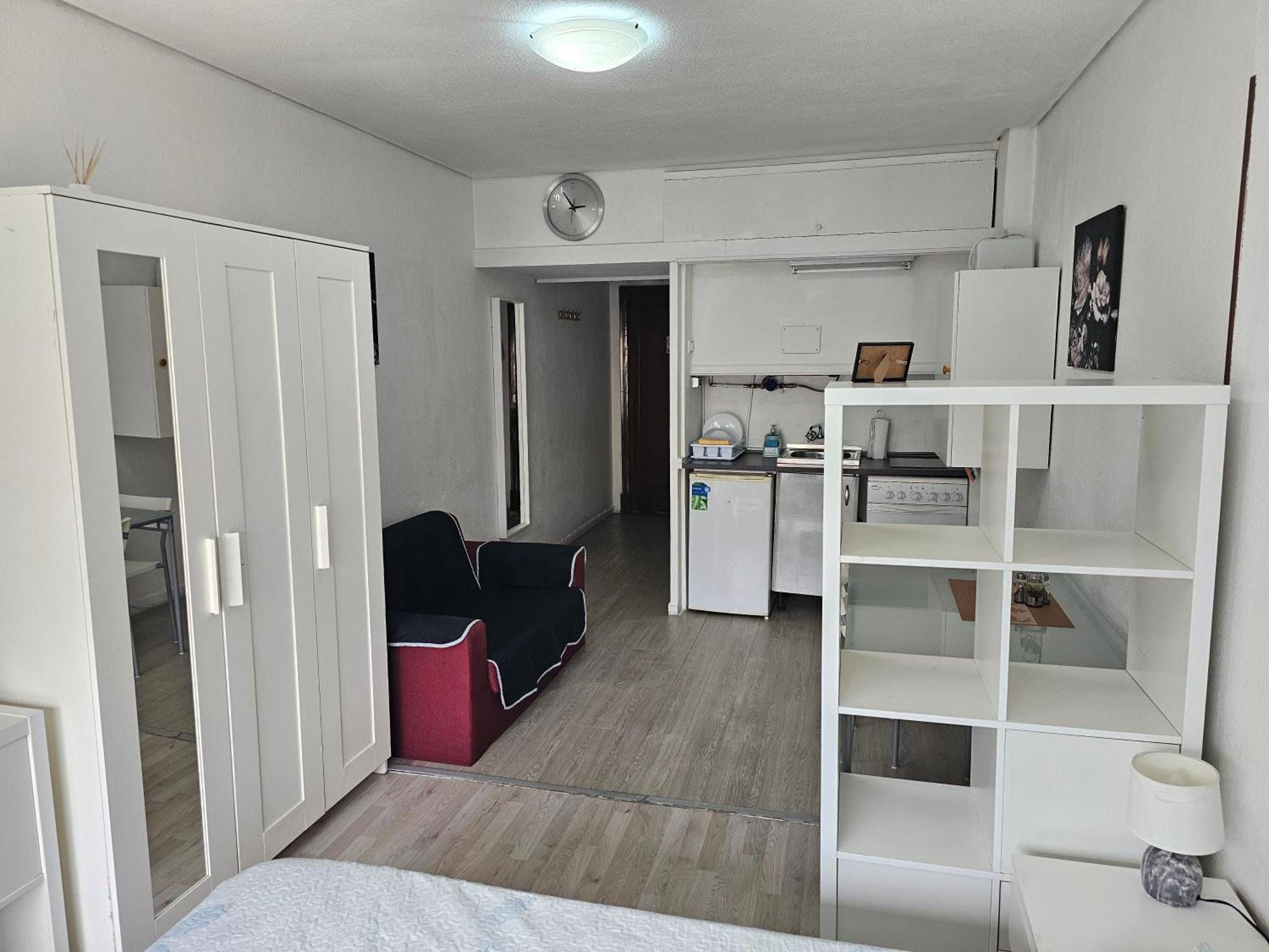 Estudio Doble Con Balcon En Madrid Centro, Madrid